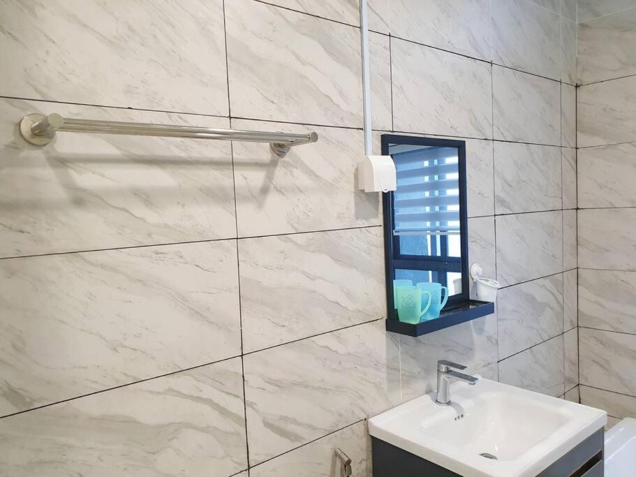 Seaview#Warmth#Netflix#Privatebathtub#Seasideluxurycondo#Imperioresidence 말라카 외부 사진